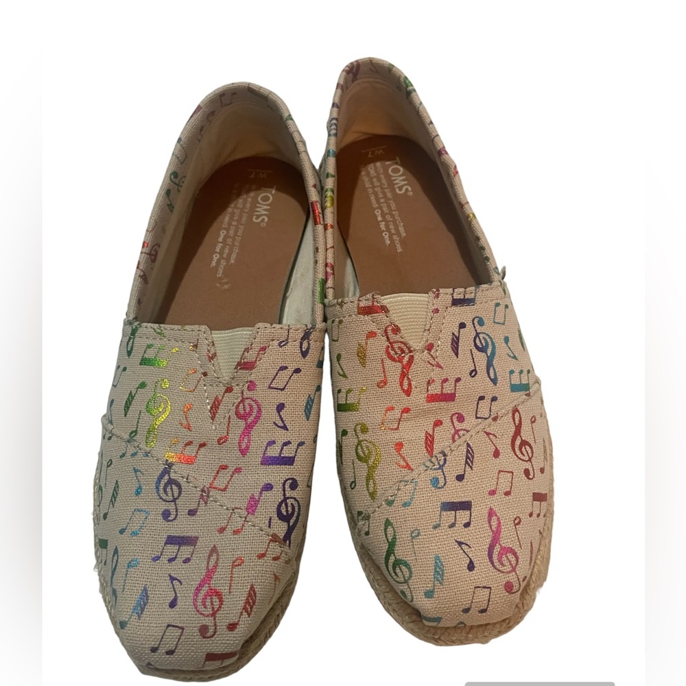 Sale Toms Rainbow music notes classic shoes Size 7, Muti color